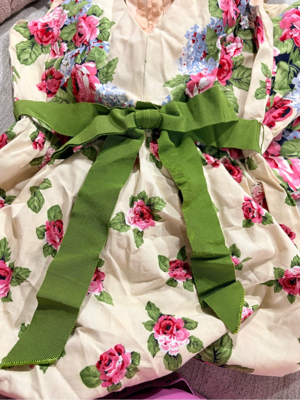 Victor Costa Cream Floral Dress with Pink Roses and Green Ribbon - Picture 4 of 13